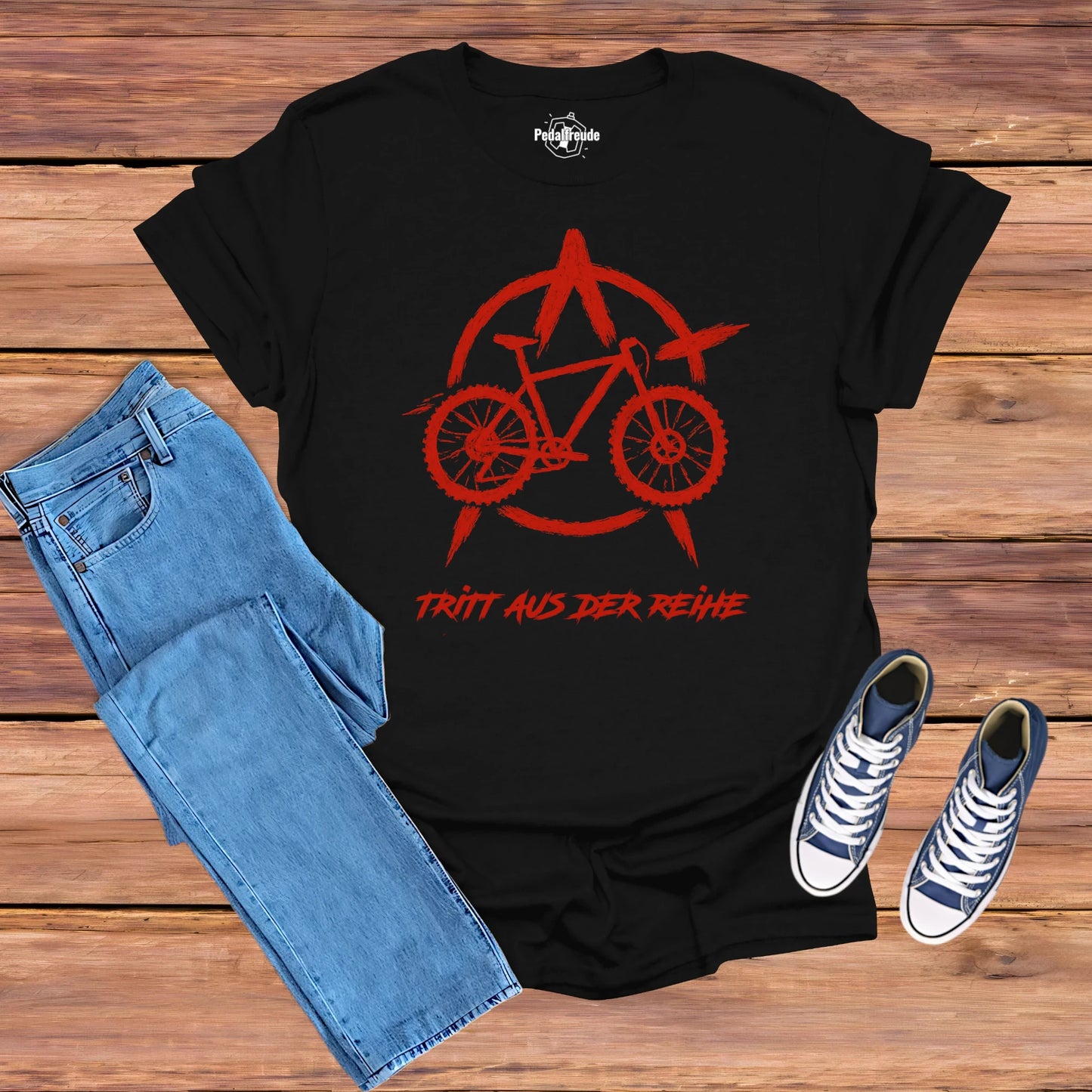 Fahrradshirt mit rebellischem Anarchie-Design und Bike-Illustration – ideales Shirt für alternative Radfahrer:innen
