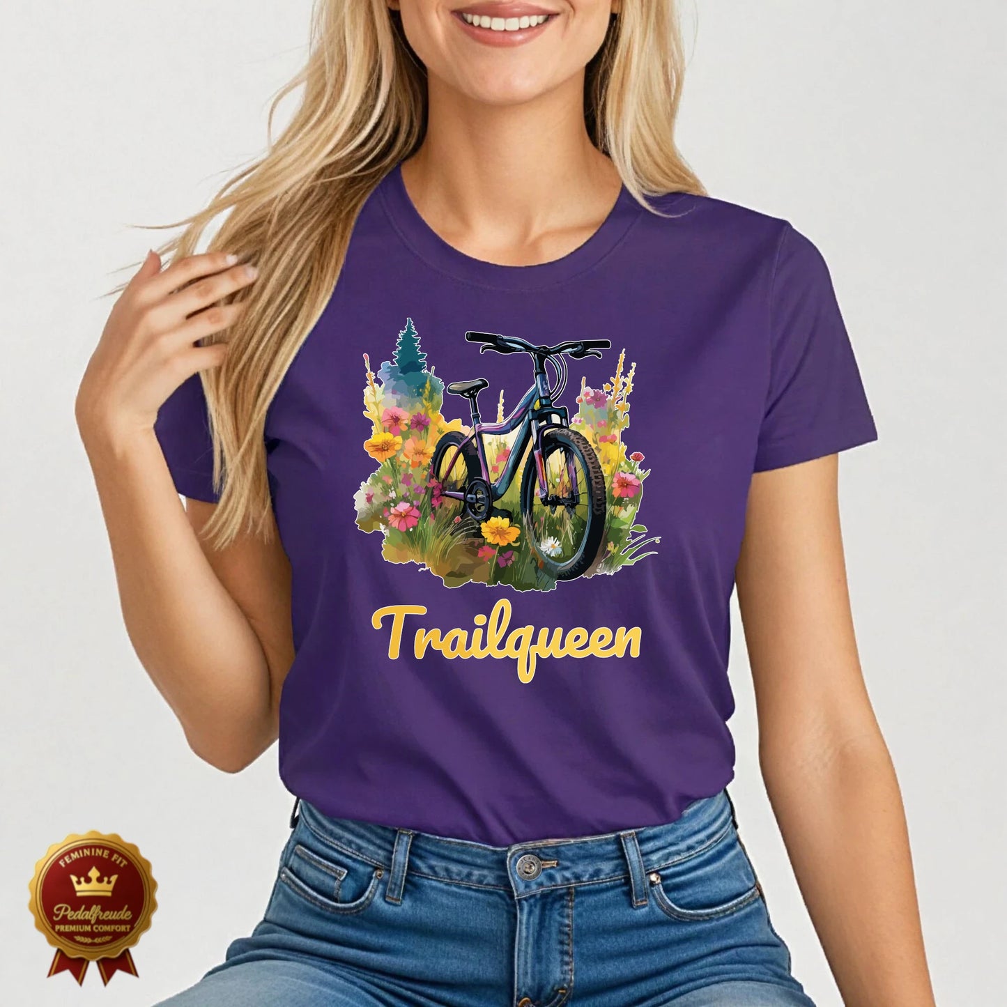 MTB Damen T-Shirt in Lila – Retro Blumenmotiv mit Fahrrad und "Trailqueen" Schriftzug – Perfekt für Mountainbike-Liebhaberinnen und Outdoor-Fans.