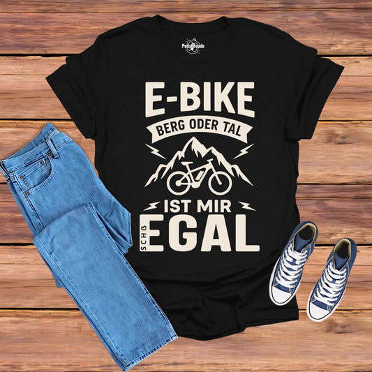 Schwarzes E-Bike T-Shirt mit Spruch „Berg oder Tal – Ist mir egal“ – lustiges Fahrrad Shirt für E-Bike Fahrer
