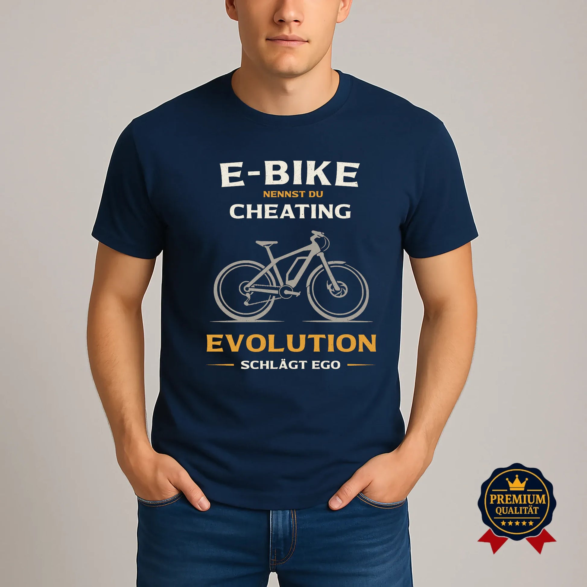 E-Bike T-Shirt dunkelblau „Evolution schlägt Ego“ – Statement Shirt mit E-Bike Motiv für Radfahrer