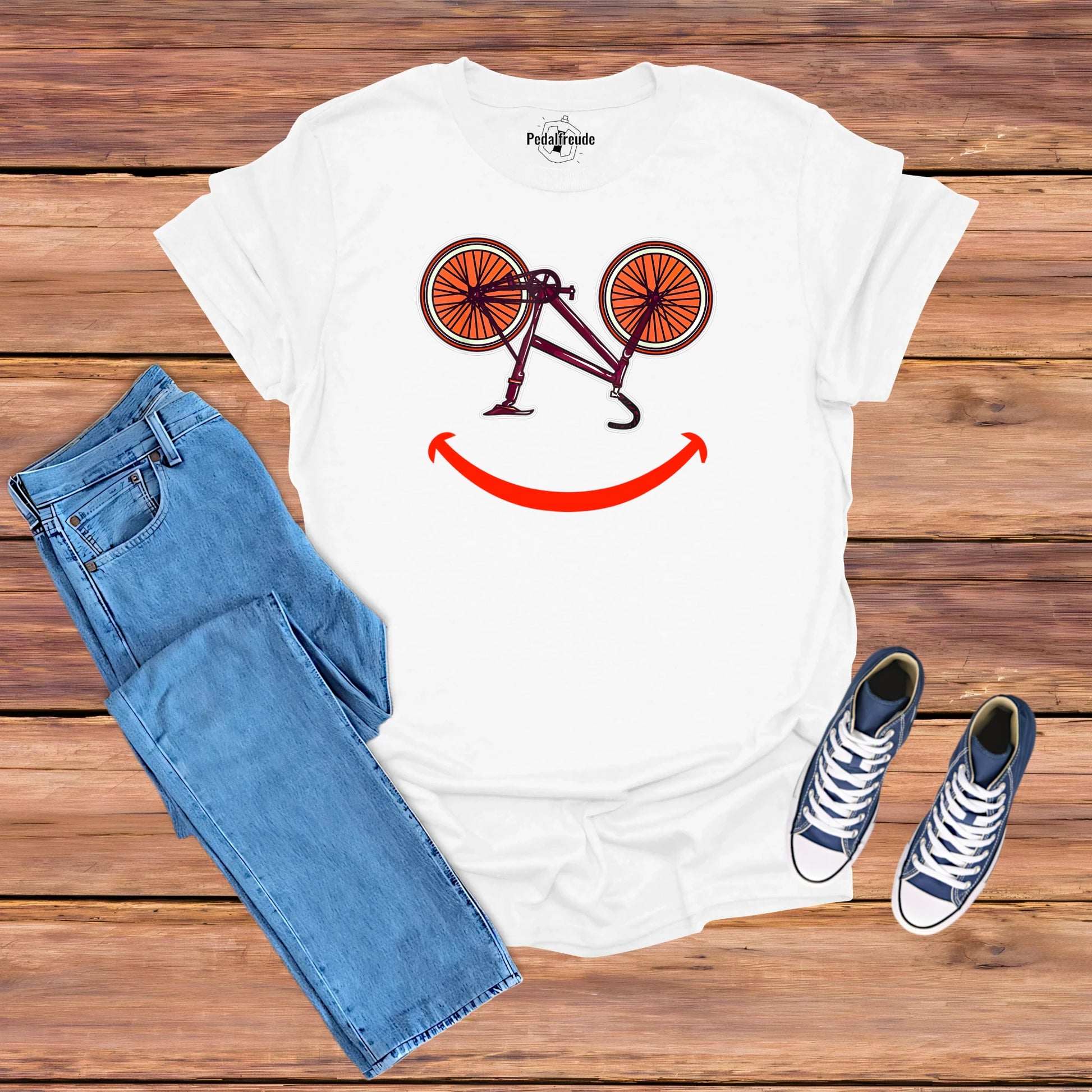 Weißes Fahrrad T-Shirt mit lustigem Smiley-Design – perfekt für Radfahrer mit guter Laune.