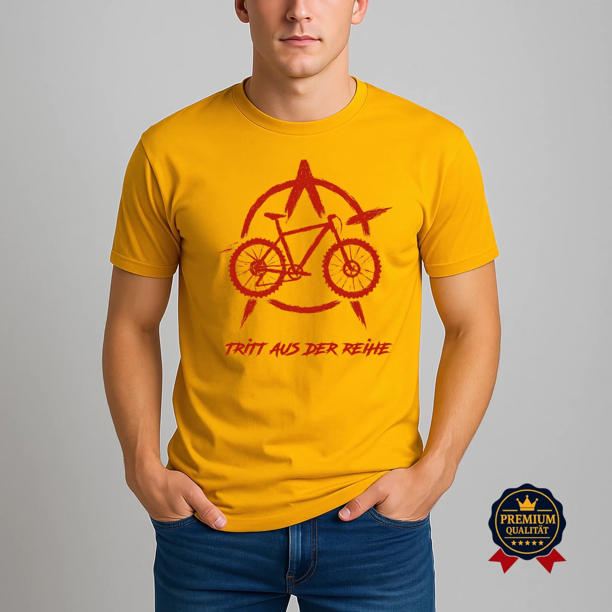 Gelbes Fahrradshirt mit rotem Anarchie-Bike-Motiv, getragen von Modell – auffälliges Shirt für rebellische Radfahrer