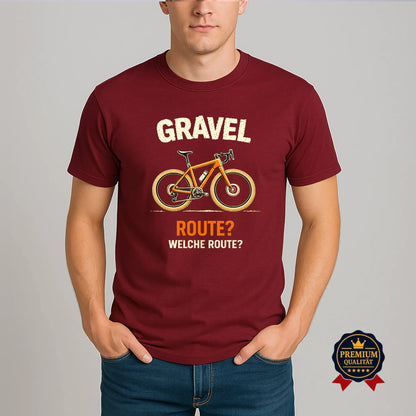Farbvariante Burgundy: Gravel T-Shirt „Route? Welche Route?“ am Model, Vorderansicht