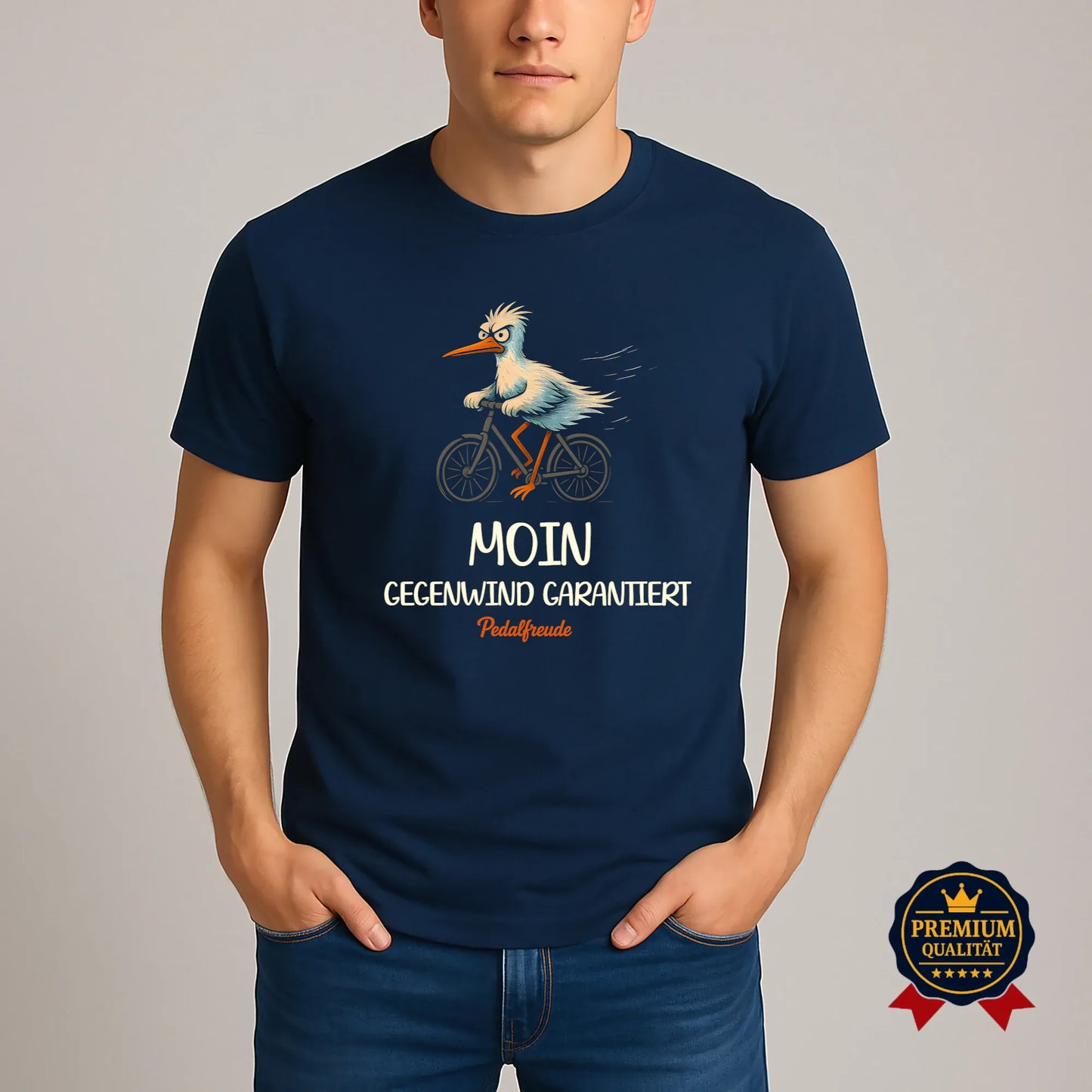 Navy Blaues Fahrrad T-Shirt mit „Moin Gegenwind garantiert“ Motiv, getragen von einem Model