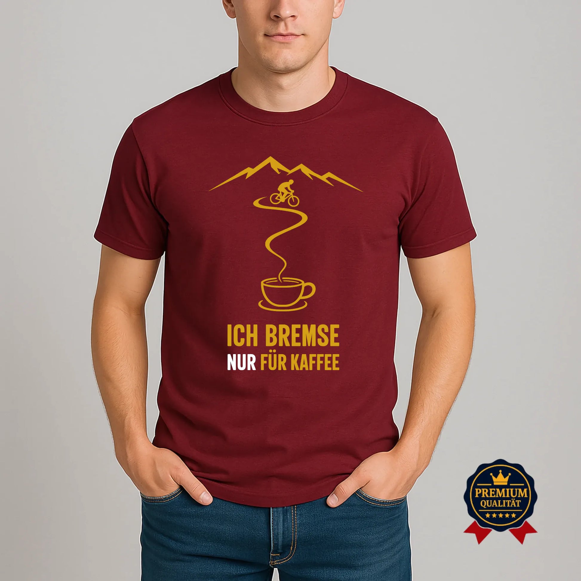 Bordeauxfarbenes Fahrrad T-Shirt „Ich bremse nur für Kaffee“, getragen am Model, Frontansicht