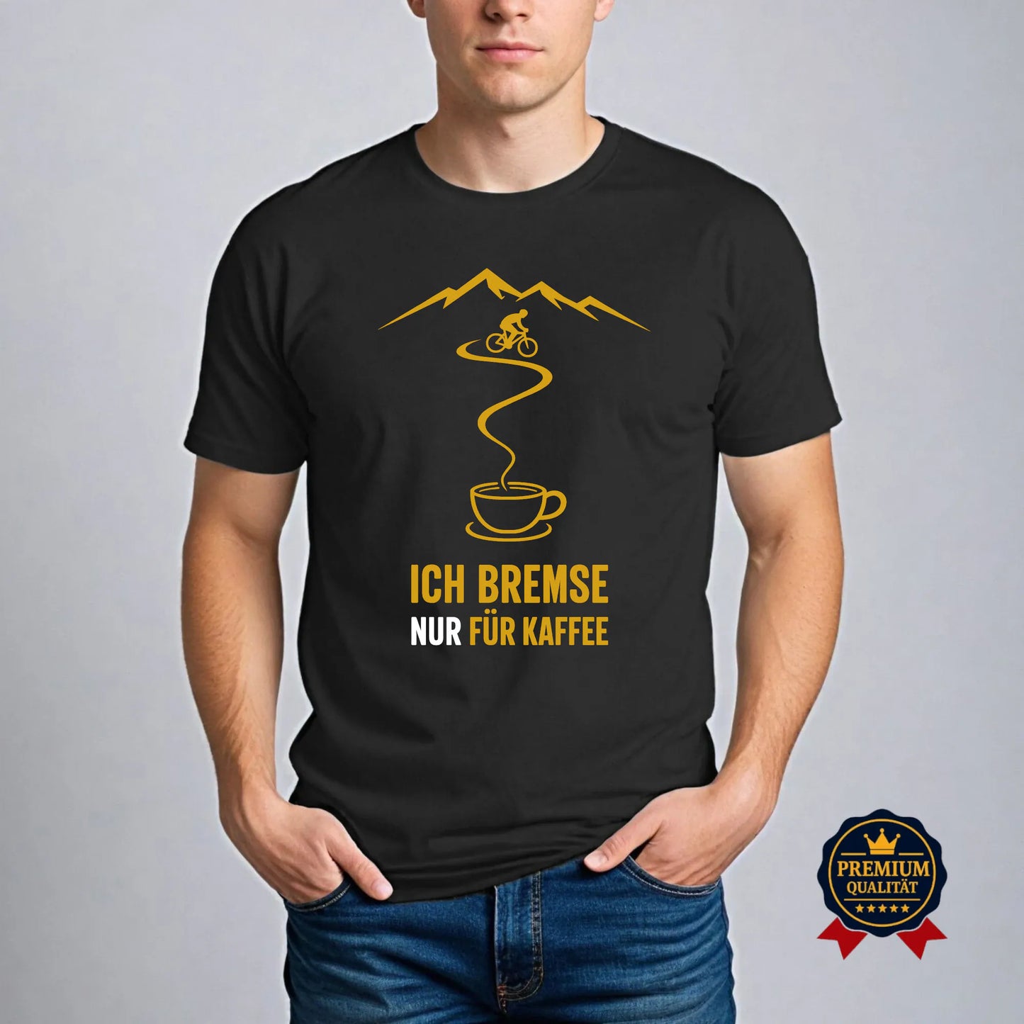 Schwarzes Herren-Fahrradshirt „Ich bremse nur für Kaffee“ am Model, Frontansicht des Line-Art Motivs